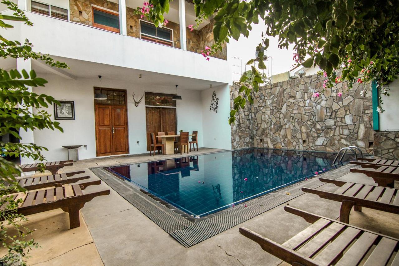 Gomez Place Negombo Exterior photo